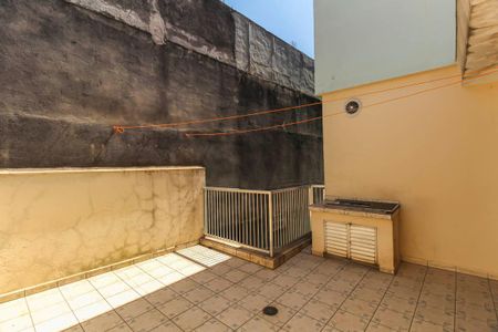 Casa à venda com 253m², 3 quartos e 2 vagas Casa à venda com 253m², 3 quartos e 2 vagasÁrea de Serviço 1