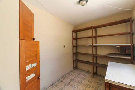 Casa à venda com 253m², 3 quartos e 2 vagas Casa à venda com 253m², 3 quartos e 2 vagasQuarto de Serviço