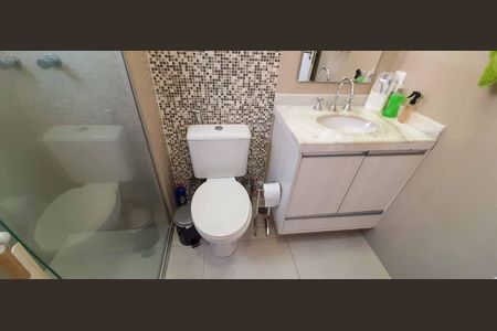 Apartamento à venda com 74m², 3 quartos e 1 vagaBanheiro da Suíte