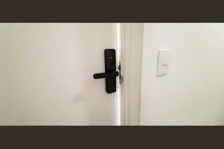 Apartamento à venda com 74m², 3 quartos e 1 vagaFechadura Eletrônica