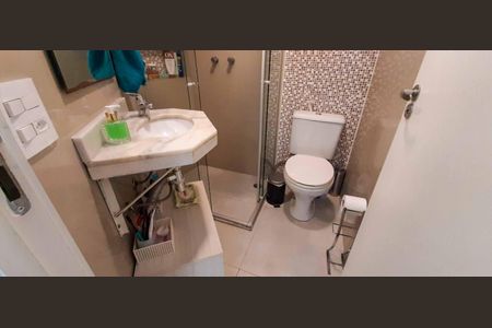 Apartamento à venda com 74m², 3 quartos e 1 vagaBanheiro Social