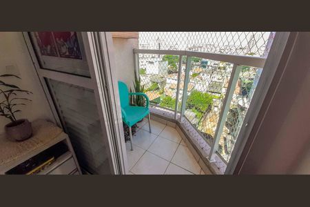 Apartamento à venda com 74m², 3 quartos e 1 vagaSacada do Quarto 3