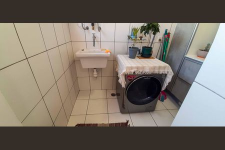 Apartamento à venda com 74m², 3 quartos e 1 vagaÁrea de Serviço