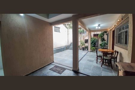 Casa à venda com 139m², 2 quartos e 3 vagasQuintal