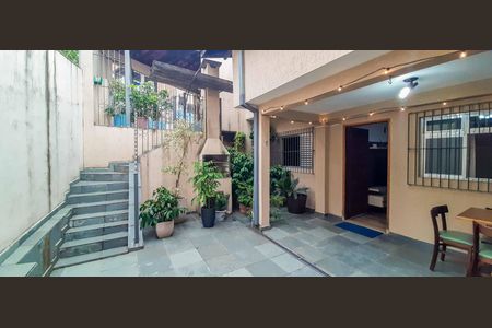 Casa à venda com 139m², 2 quartos e 3 vagasQuintal