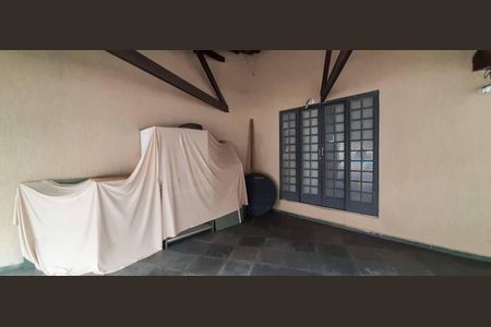 Casa à venda com 139m², 2 quartos e 3 vagasGaragem