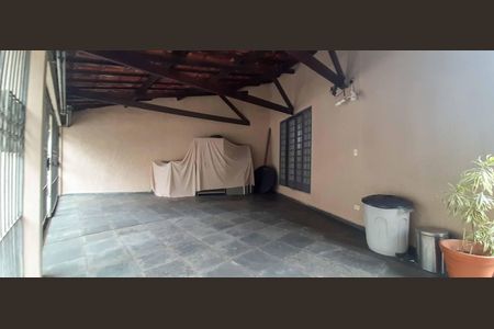 Casa à venda com 139m², 2 quartos e 3 vagasGaragem