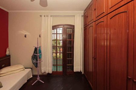 Casa à venda com 450m², 3 quartos e 8 vagas Casa à venda com 450m², 3 quartos e 8 vagasQuarto