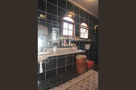 Casa à venda com 450m², 3 quartos e 8 vagas Casa à venda com 450m², 3 quartos e 8 vagasBanheiro da Suíte 2