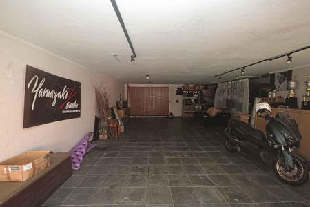 Casa à venda com 450m², 3 quartos e 8 vagas Casa à venda com 450m², 3 quartos e 8 vagasGaragem