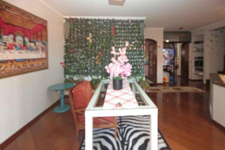 Casa à venda com 450m², 3 quartos e 8 vagas Casa à venda com 450m², 3 quartos e 8 vagasSala 3