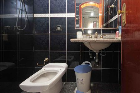 Casa à venda com 450m², 3 quartos e 8 vagas Casa à venda com 450m², 3 quartos e 8 vagasBanheiro da Suíte