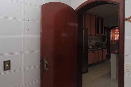 Casa à venda com 450m², 3 quartos e 8 vagas Casa à venda com 450m², 3 quartos e 8 vagasÁrea de Serviço