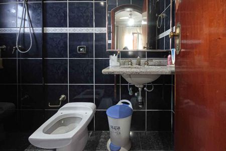 Casa à venda com 450m², 3 quartos e 8 vagas Casa à venda com 450m², 3 quartos e 8 vagasBanheiro da Suíte