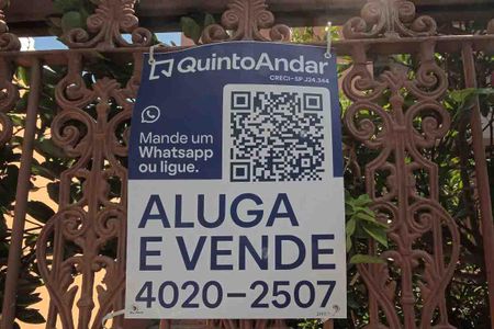 Casa à venda com 450m², 3 quartos e 8 vagas Casa à venda com 450m², 3 quartos e 8 vagasPlaca