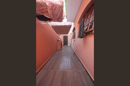 Casa à venda com 450m², 3 quartos e 8 vagas Casa à venda com 450m², 3 quartos e 8 vagasCorredor Lateral