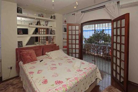 Casa à venda com 450m², 3 quartos e 8 vagas Casa à venda com 450m², 3 quartos e 8 vagasSuíte 2