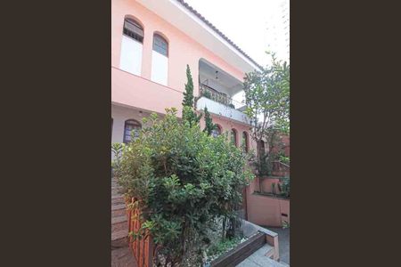 Casa à venda com 450m², 3 quartos e 8 vagas Casa à venda com 450m², 3 quartos e 8 vagasFrente da Casa