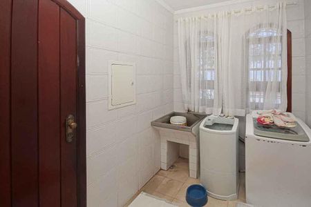 Casa à venda com 450m², 3 quartos e 8 vagas Casa à venda com 450m², 3 quartos e 8 vagasÁrea de Serviço