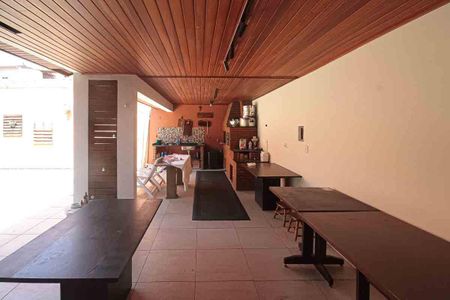 Casa à venda com 450m², 3 quartos e 8 vagas Casa à venda com 450m², 3 quartos e 8 vagasEspaço Gourmet