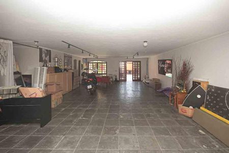 Casa à venda com 450m², 3 quartos e 8 vagas Casa à venda com 450m², 3 quartos e 8 vagasGaragem