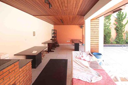 Casa à venda com 450m², 3 quartos e 8 vagas Casa à venda com 450m², 3 quartos e 8 vagasEspaço Gourmet