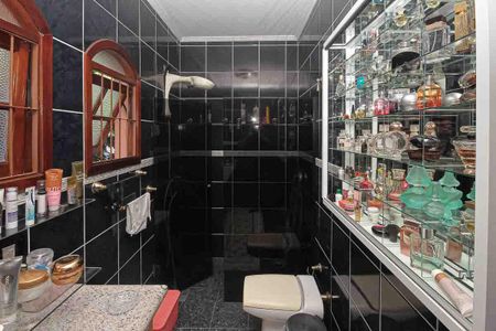 Casa à venda com 450m², 3 quartos e 8 vagas Casa à venda com 450m², 3 quartos e 8 vagasBanheiro da Suíte 2