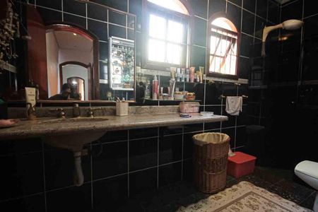 Casa à venda com 450m², 3 quartos e 8 vagas Casa à venda com 450m², 3 quartos e 8 vagasBanheiro da Suíte 2