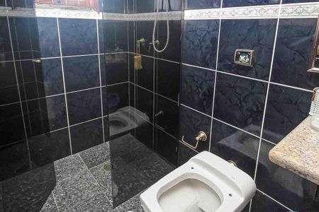 Casa à venda com 450m², 3 quartos e 8 vagas Casa à venda com 450m², 3 quartos e 8 vagasBanheiro da Suíte