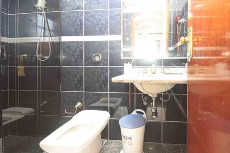 Casa à venda com 450m², 3 quartos e 8 vagas Casa à venda com 450m², 3 quartos e 8 vagasBanheiro da Suíte