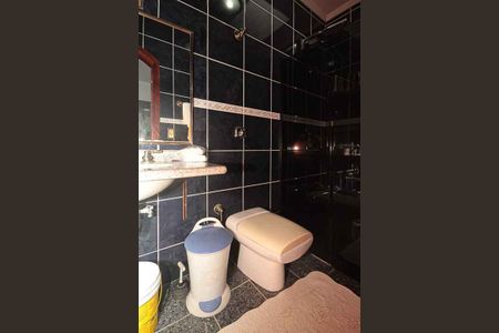 Casa à venda com 450m², 3 quartos e 8 vagas Casa à venda com 450m², 3 quartos e 8 vagasBanheiro Social