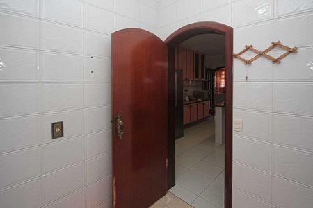 Casa à venda com 450m², 3 quartos e 8 vagas Casa à venda com 450m², 3 quartos e 8 vagasÁrea de Serviço