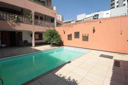 Casa à venda com 450m², 3 quartos e 8 vagas Casa à venda com 450m², 3 quartos e 8 vagasPiscina