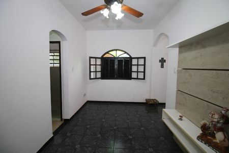 Casa à venda com 280m², 3 quartos e 2 vagasSala