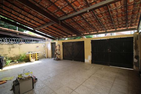 Casa à venda com 280m², 3 quartos e 2 vagasGaragem