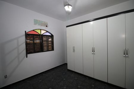 Casa à venda com 280m², 3 quartos e 2 vagasQuarto 1