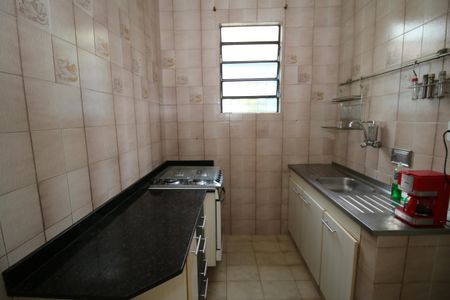Casa à venda com 280m², 3 quartos e 2 vagasCozinha