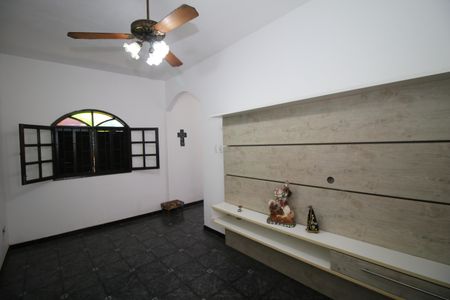 Casa à venda com 280m², 3 quartos e 2 vagasSala