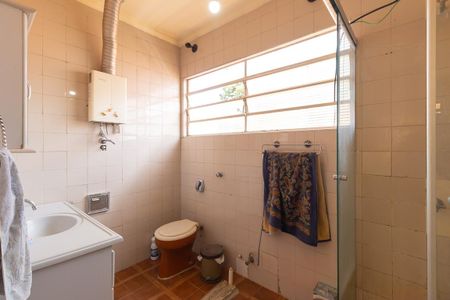 Casa à venda com 250m², 3 quartos e 2 vagasBanheiro social