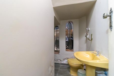 Casa à venda com 250m², 3 quartos e 2 vagasLavabo