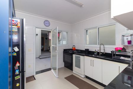 Casa à venda com 260m², 3 quartos e 3 vagas Casa à venda com 260m², 3 quartos e 3 vagasCozinha