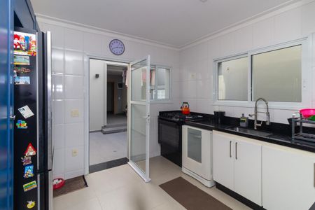 Casa à venda com 260m², 3 quartos e 3 vagas Casa à venda com 260m², 3 quartos e 3 vagasCozinha