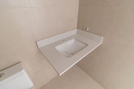 Casa de condomínio à venda com 150m², 2 quartos e 2 vagas Casa de condomínio à venda com 150m², 2 quartos e 2 vagasBanheiro da suíte 1