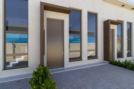 Casa de condomínio à venda com 150m², 2 quartos e 2 vagas Casa de condomínio à venda com 150m², 2 quartos e 2 vagasFachada