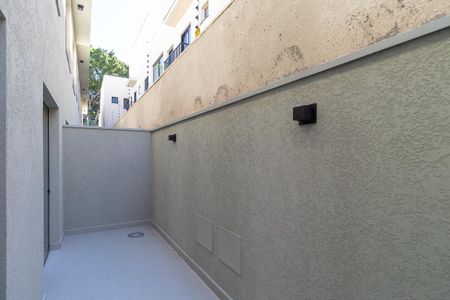 Casa de condomínio à venda com 150m², 2 quartos e 2 vagas Casa de condomínio à venda com 150m², 2 quartos e 2 vagasQuintal