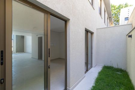 Casa de condomínio à venda com 150m², 2 quartos e 2 vagas Casa de condomínio à venda com 150m², 2 quartos e 2 vagasQuintal