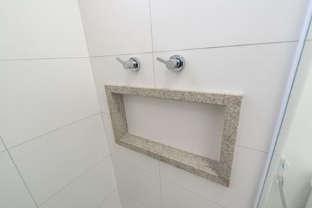 Apartamento à venda com 81m², 2 quartos e 1 vaga Apartamento à venda com 81m², 2 quartos e 1 vagaBanheiro da suíte 1