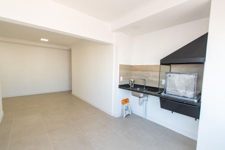 Apartamento à venda com 81m², 2 quartos e 1 vaga Apartamento à venda com 81m², 2 quartos e 1 vagaVaranda