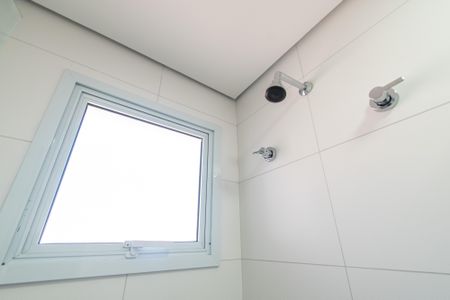 Apartamento à venda com 81m², 2 quartos e 1 vaga Apartamento à venda com 81m², 2 quartos e 1 vagaBanheiro da suíte 1