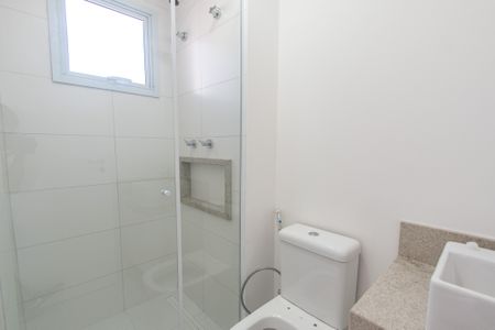 Apartamento à venda com 81m², 2 quartos e 1 vaga Apartamento à venda com 81m², 2 quartos e 1 vagaBanheiro da suíte 1